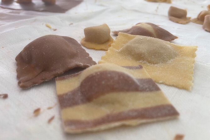 3.5 Hours Fresh Pasta and Tiramisù Cooking Class with Meal - Why the Private Format Matters