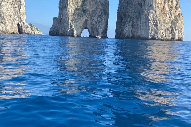3 Hours Private Boat Tour of Capri with Pasta and Prosecco - Who gets the best value