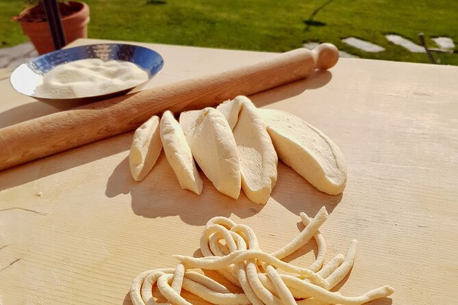 4 Hours Fresh pasta, sun and lake view - A pasta class with Lake Como in the background
