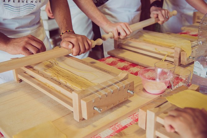 Abruzzo Traditional Pasta Making with 85y old local Grandma - A Family Table Near Teramo