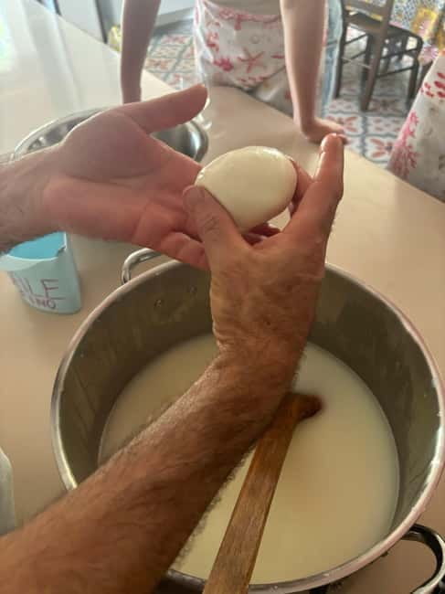 Amalfi Coast: Mozzarella, Pasta and Tiramisù Cooking Class - Why Pianillo makes a good cooking-class setting