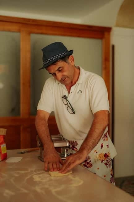 Amalfi: Tagliatelle, Mozzarella & Tiramisù Cooking Workshop - Price, booking, and practical planning