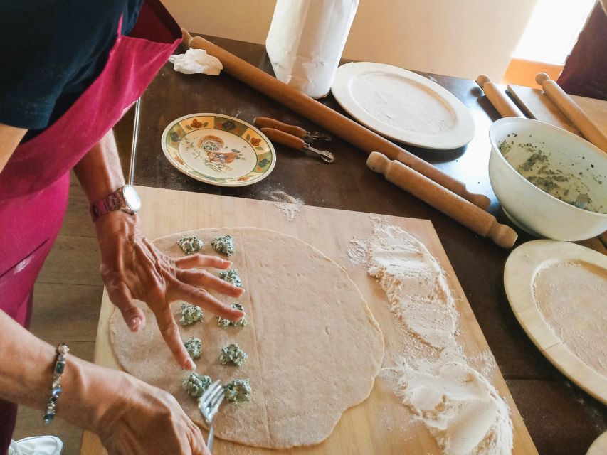 Arezzo: pasta e tiramisù cooking class organic Tuscan farm - Key points to know before booking