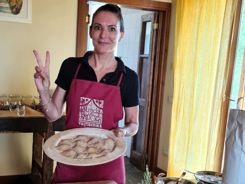 Arezzo: pasta e tiramisù cooking class organic Tuscan farm - Learning tiramisu after the pasta