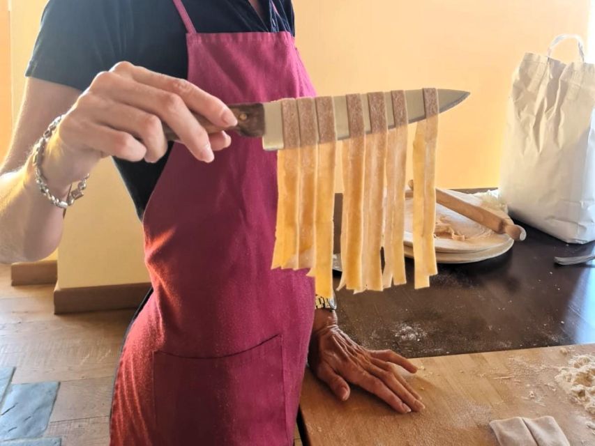 Arezzo: pasta e tiramisù cooking class organic Tuscan farm - What Giada adds to the class