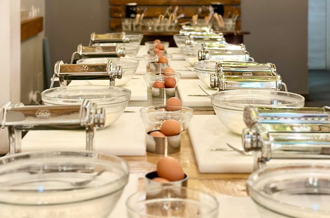 Bari: Pasta and Tiramisu Cooking Class with Wine - What makes the location useful for a day in Bari