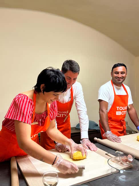 Bologna: Pasta Cooking Class, Ragu, Spritz, Wine & Gelato - Key points at a glance