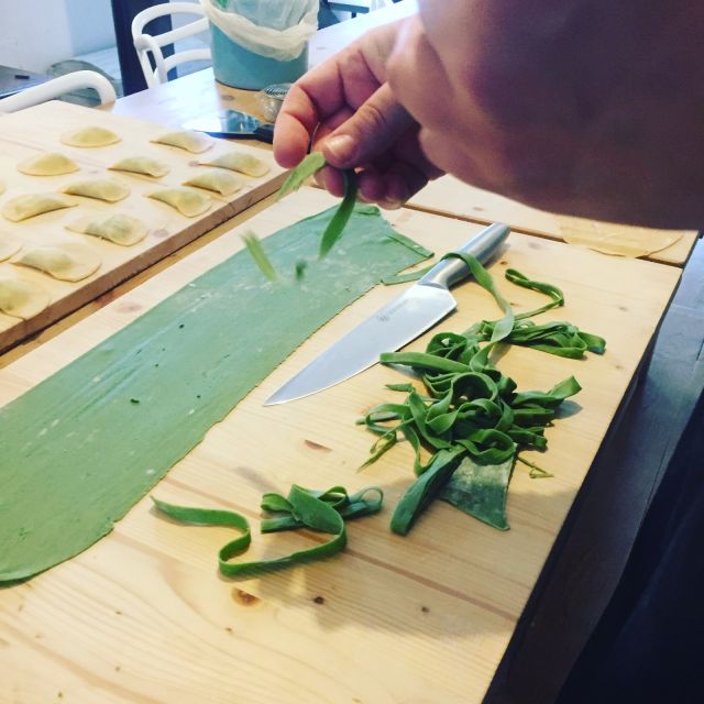 Bologna: Pasta Tagliatelle al Ragu Cooking Class with Wine - Why the host matters so much