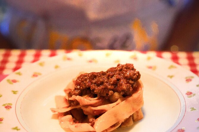 Bologna: Tagliatelle & Ragù Home Cooking Class with wine - Sitting down to a three-course pasta meal