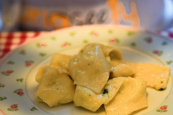 Bologna: Tagliatelle & Ragù Home Cooking Class with wine - Getting there and planning your time