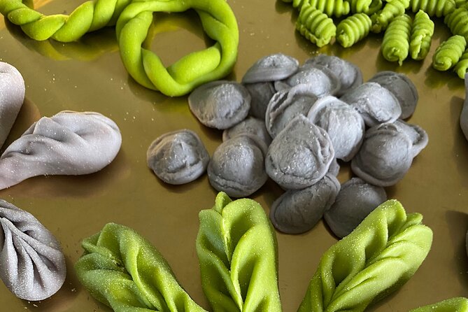 Cagliari: Pasta art Cooking Class with 3-Course Dinner - Making Sardinian pasta with chef Ovan