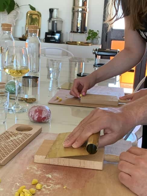 Cagliari: Pasta Cooking Class with 3-Course Dinner - From kitchen table to three-course dinner