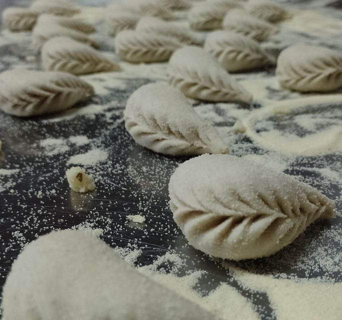 Cagliari: Workshop di pasta fresca tradizionale sarda - Making culurgiones in a Sardinian courtyard