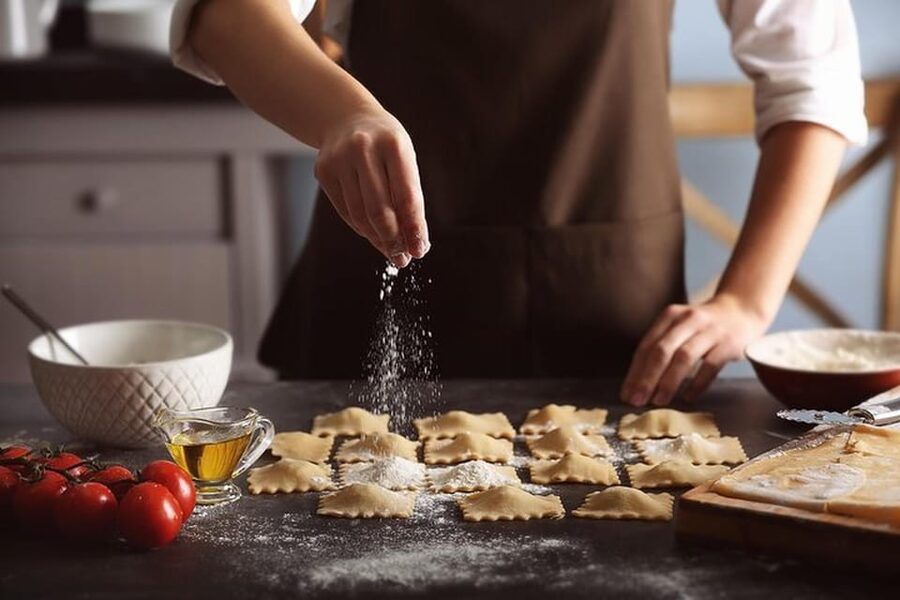 Catania: Pistachio Ravioli, Pasta Home Cooking Class w/ Wine - Key points at a glance