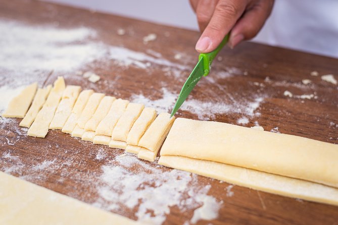 Cesarine: Pasta and Tiramisu class in Ischia - The garden, wine, and family touches