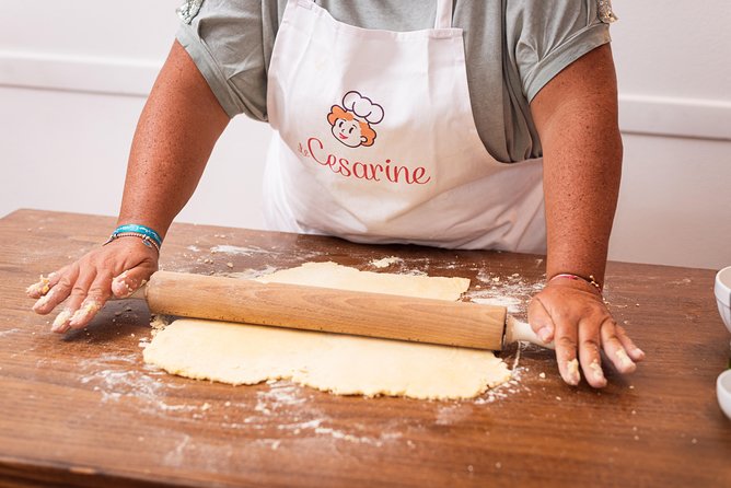 Cesarine: Small group Pasta and Tiramisu class in Catania - Starting with pasta from scratch