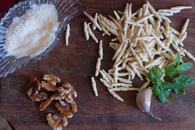 Cesarine: Small group Pasta and Tiramisu class in La Spezia - At a glance