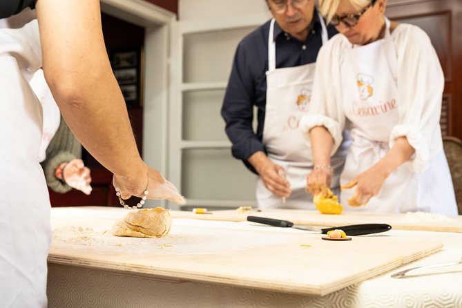 Cesarine: Small group Pasta and Tiramisu class in Parma - Cooking pasta in a Parma family kitchen