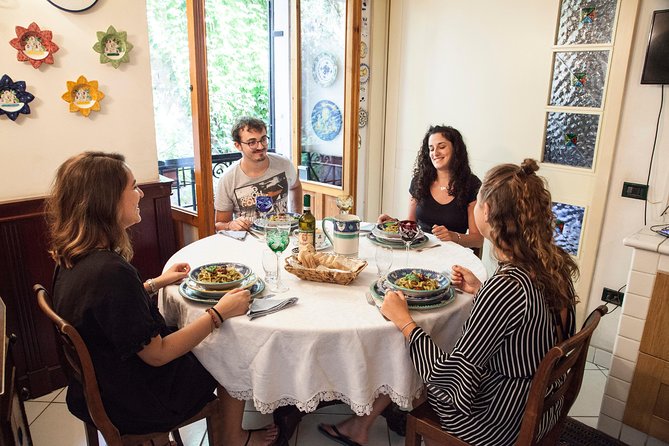 Cesarine: Small group Pasta and Tiramisu class in Siena - Cooking pasta in a Siena home