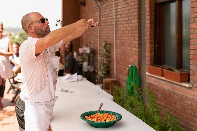 Cesarine: Small group Pasta & Tiramisu class in Rome - The host makes the difference