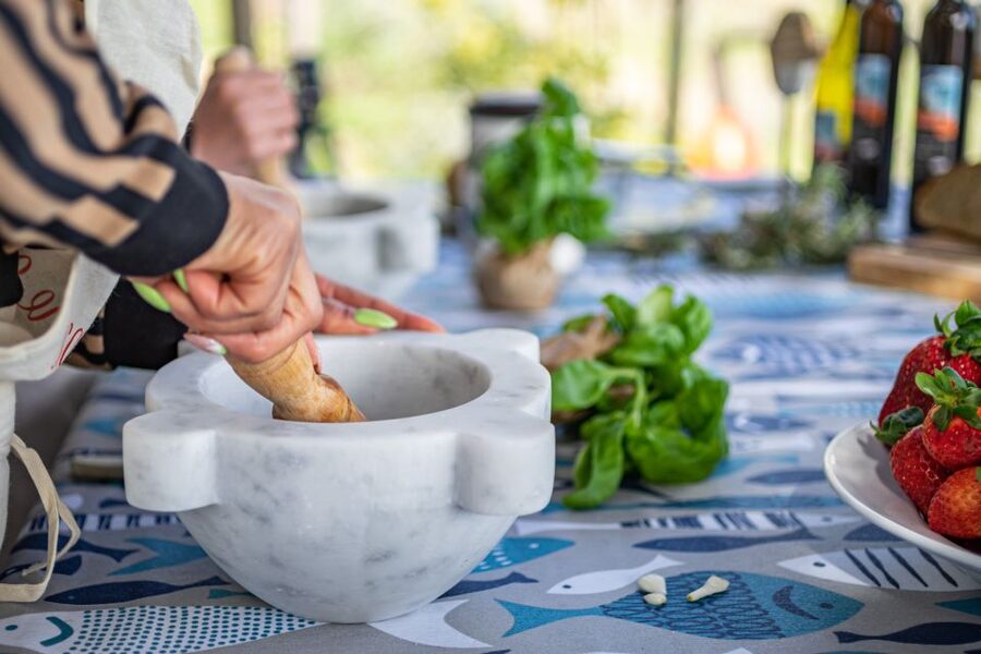Cinque Terre: Gnocchi & Pesto cooking class with seaview - Language, group size, and planning details
