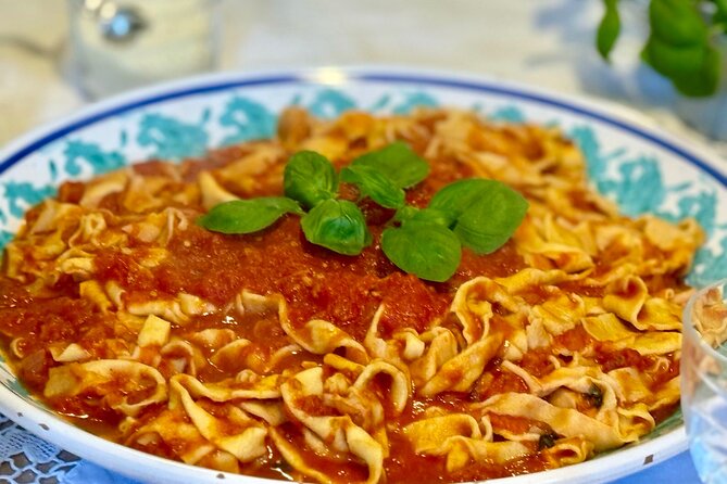Como cooking class - Pasta and Tiramisu - Lunch, wine, and conversation at the table