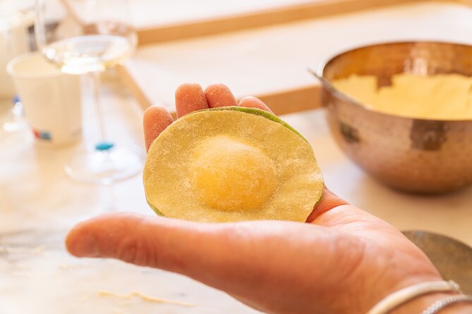 Cook & Dine in Rome: Pizza, Ravioli & Gelato with Unlimited Wine - Starting with creamy seasonal gelato