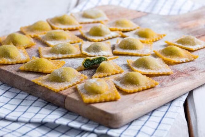 Cooking Class for Pasta Lovers in Florence Country House - Tiramisu and the rhythm of the lesson