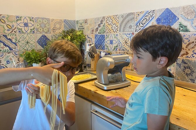 Cooking class : Fresh pasta and tiramisu for children in Milan - The reliability question
