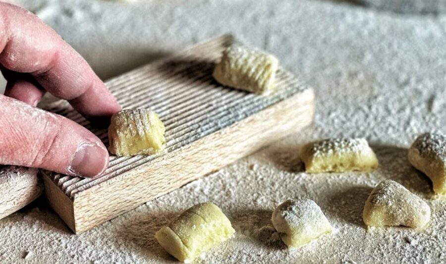 Cooking Class - Gnocchi like an Italian Grandma - Meeting a Chef in a Naples Home