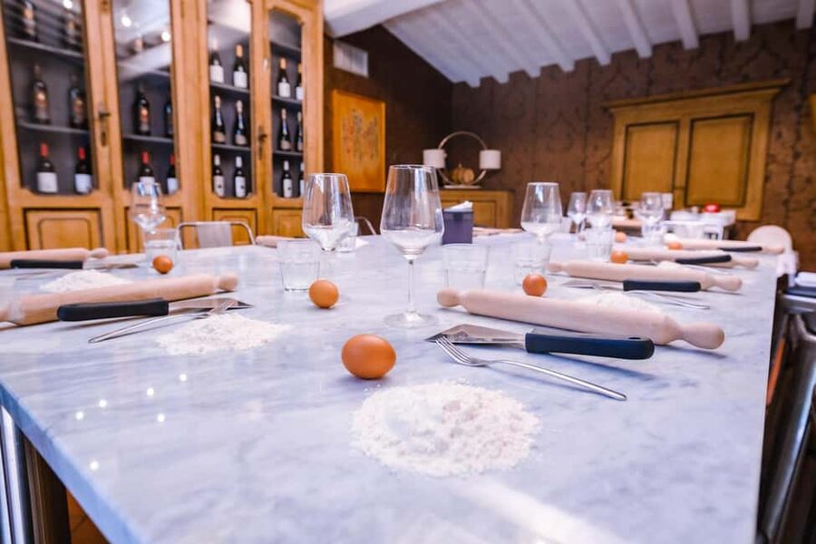 Cooking Class with Carbonara, Pesto Making, Lasagna, Cannoli - Cooking carbonara with a Tuscan chef