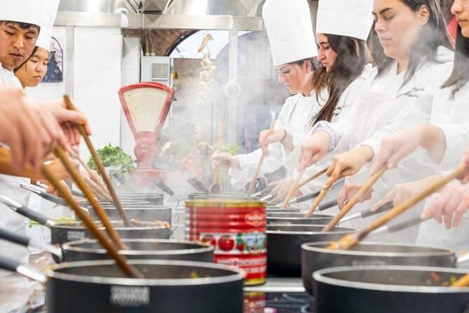 Cooking class with fresh pasta, meat and tastings of 4 wines - The social side of cooking with up to 15 people