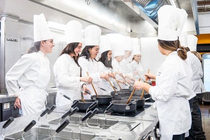 Cooking class with fresh pasta, meat and tastings of 4 wines - Who will enjoy this class most