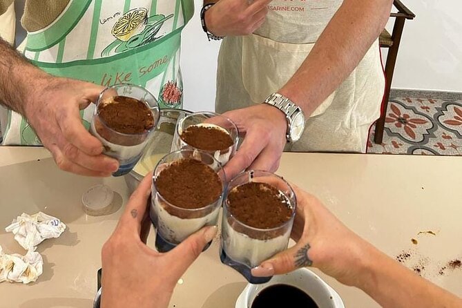 Cooking class with Pasta, mozzarella and Tiramisu with wine - Eating what you made with farm wine
