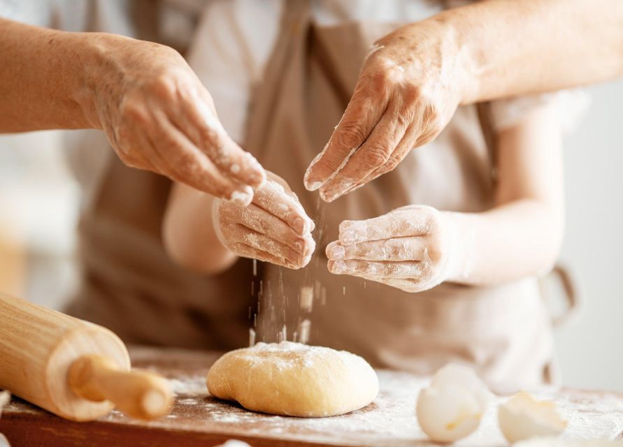 Cooking Lesson: Neapolitan pasta homemade - The dough rests while you taste Campania