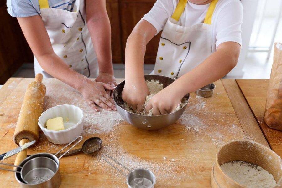 Cooking Lesson: Neapolitan pasta homemade - Learning why pasta shapes are different