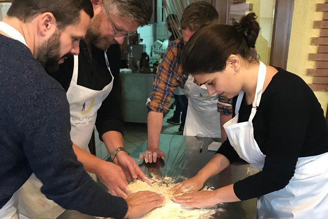 Cooking lesson: tagliatelle, mozzarella and tiramisu - Pasta, sauces, and the meal you cook yourself