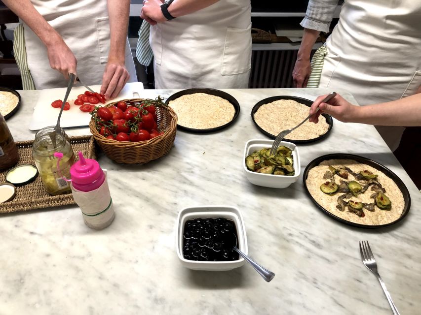 Cortona: Pasta and Pizza Cooking Class - Timing, meeting point, and practical details