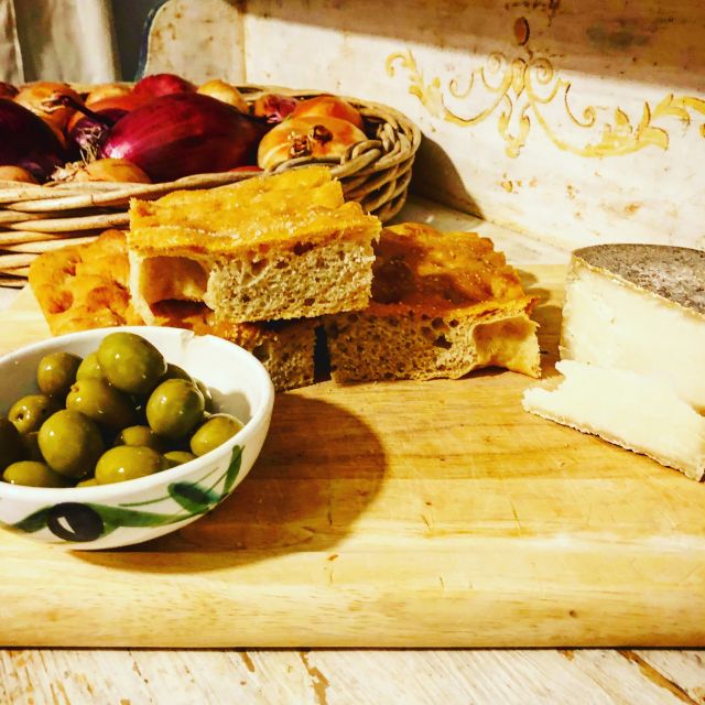 Cortona: Pasta and Pizza Cooking Class - Pizza and focaccia keep the class varied