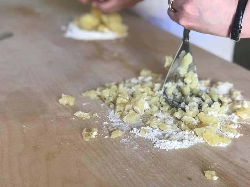 Discover the old market and make fresh pasta - Why this Villafranca cooking class feels different