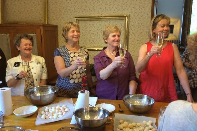 Express Pasta-Making Lesson with Gourmet Dinner - The one-hour pasta lesson