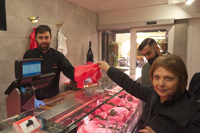 Farmers' Market Shopping with Cooking Class and Pasta Making - Shopping at Campo de’ Fiori with a chef