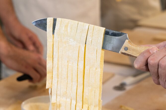 Fettuccine and Tiramisu Masterclass in the Heart of Rome - Choosing a Roman sauce