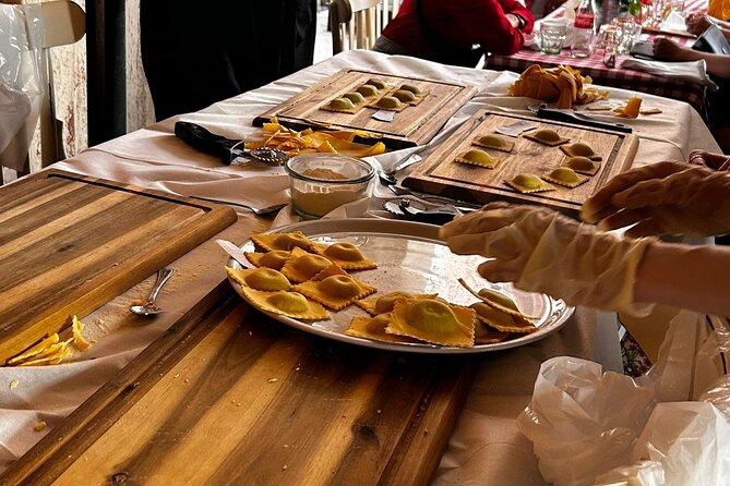 Fettuccine Pasta Cooking Class in Rome City Center - Bruschetta, drinks, and the finished meal