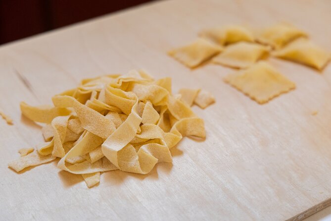 Fettuccine, Ravioli and Tiramisu Pasta Making in Rome - Timing, meeting point, and the one practical concern