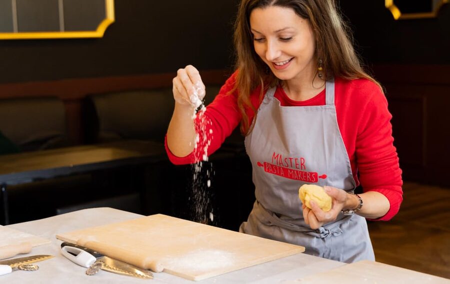 Fettuccine & Tiramisu Masterclass: Pasta & Dessert - Accessibility, language, and planning details