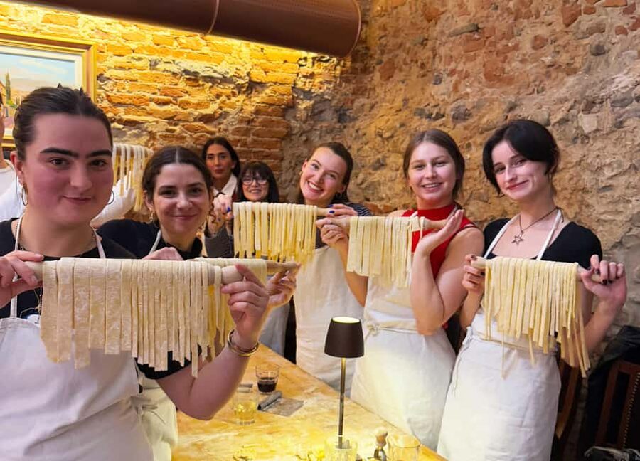 Florence Cooking Class: Ravioli & Pasta & Wine + Gift Apron - Practical planning before you arrive