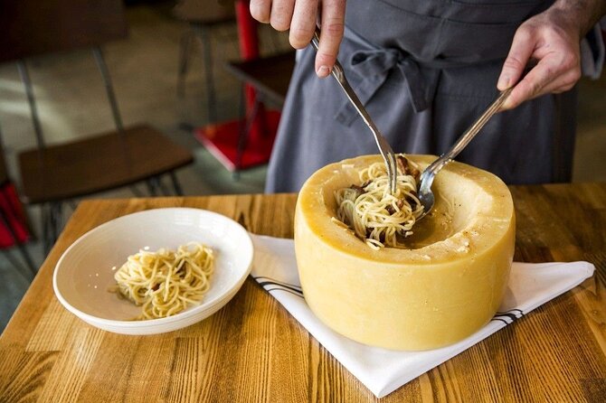 Florence: Flambé Cheese Wheel Truffle Pasta Class & Tiramisù - Starting on Via de Bardi at 6:25 p.m.