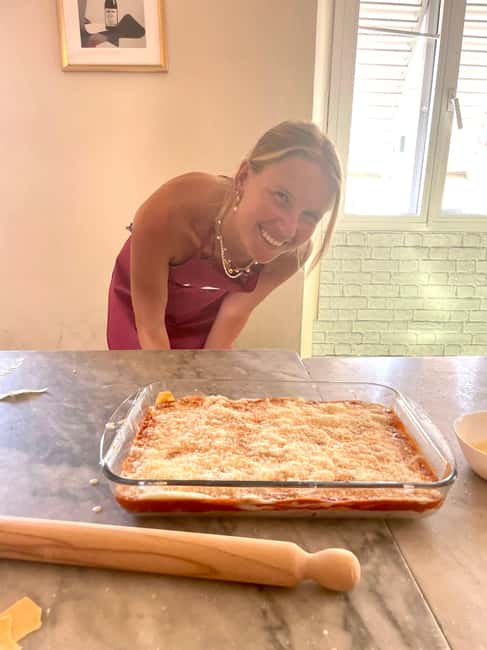 Florence: Lasagna and Spaghetti-Making Class - Making béchamel for traditional lasagna