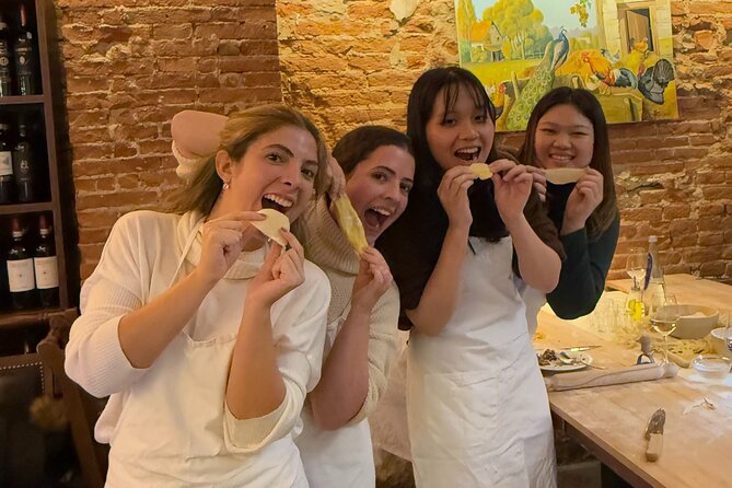 Florence: Pasta & Tiramisu Cooking Class with lots of Good Wine - Group size, pace, and communication